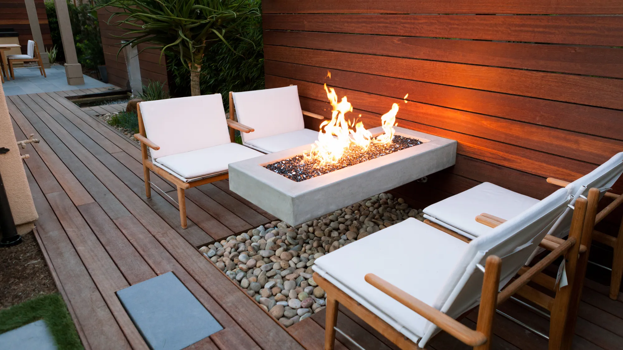 10 Landscape Ideas for a Backyard