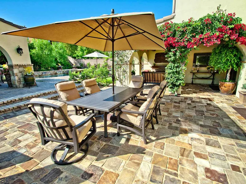 Outdoor Kitchens